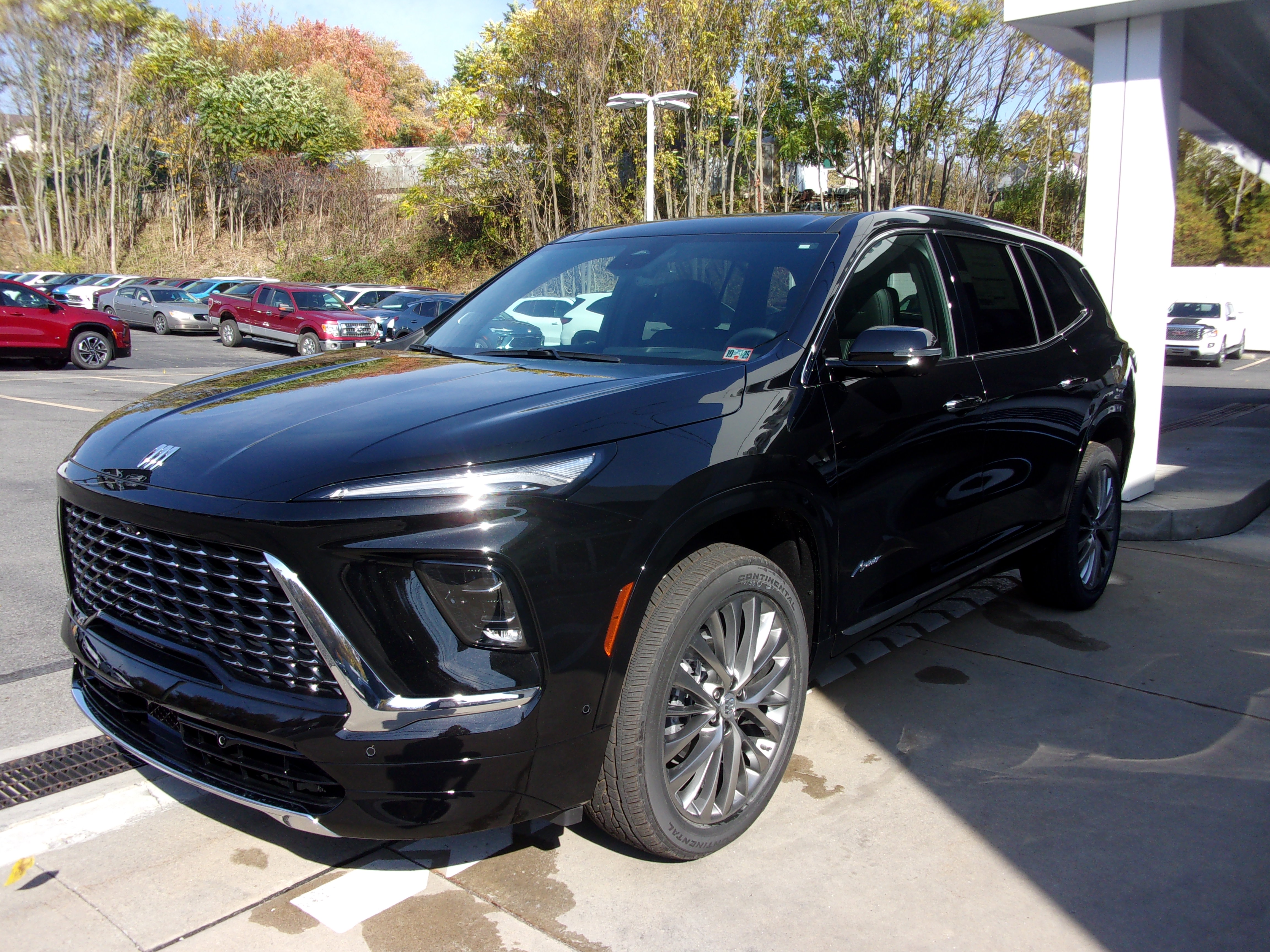 2026 Buick Enclave Avenir AWD's photo