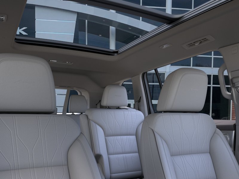 New 2026 Iridescent White Tricoat Buick Avenir image 48