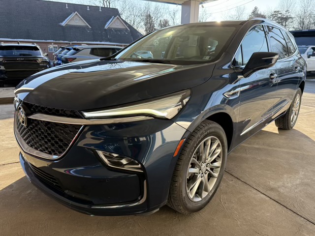 2023 Buick Enclave Avenir's photo