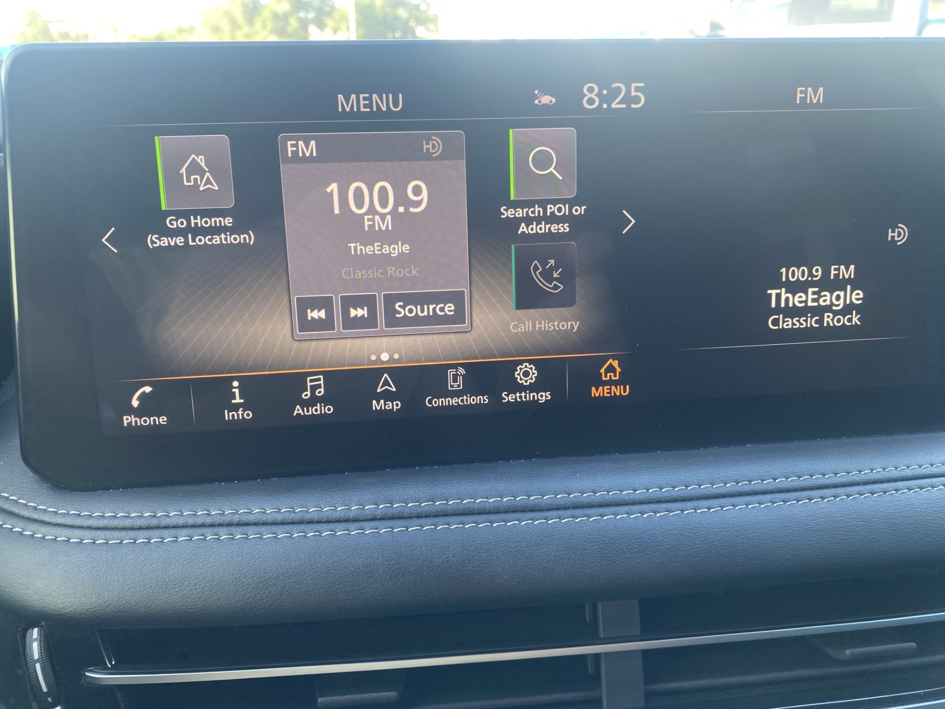 Used 2023 Beige INFINITI LUXE image 28
