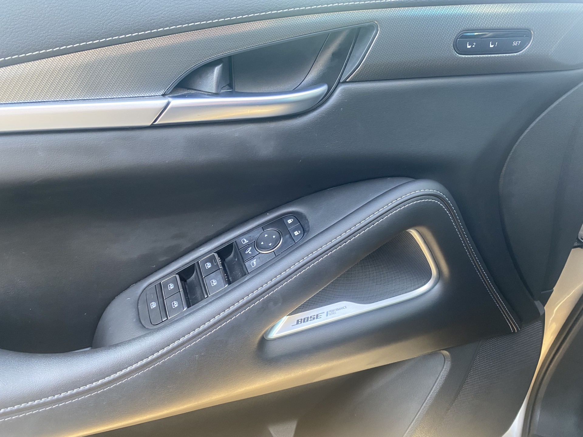 Used 2023 Beige INFINITI LUXE image 11