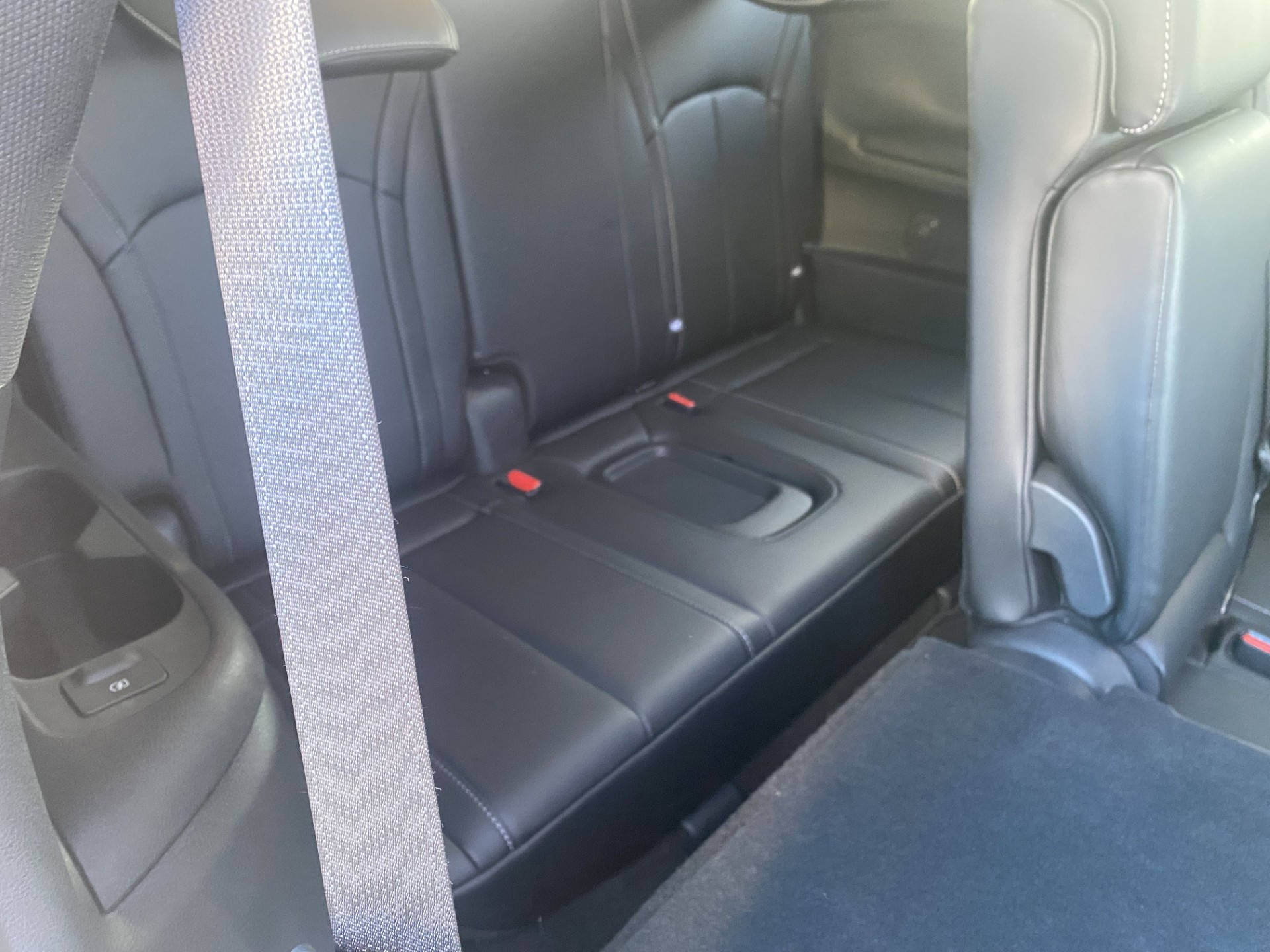 Used 2023 Beige INFINITI LUXE image 18