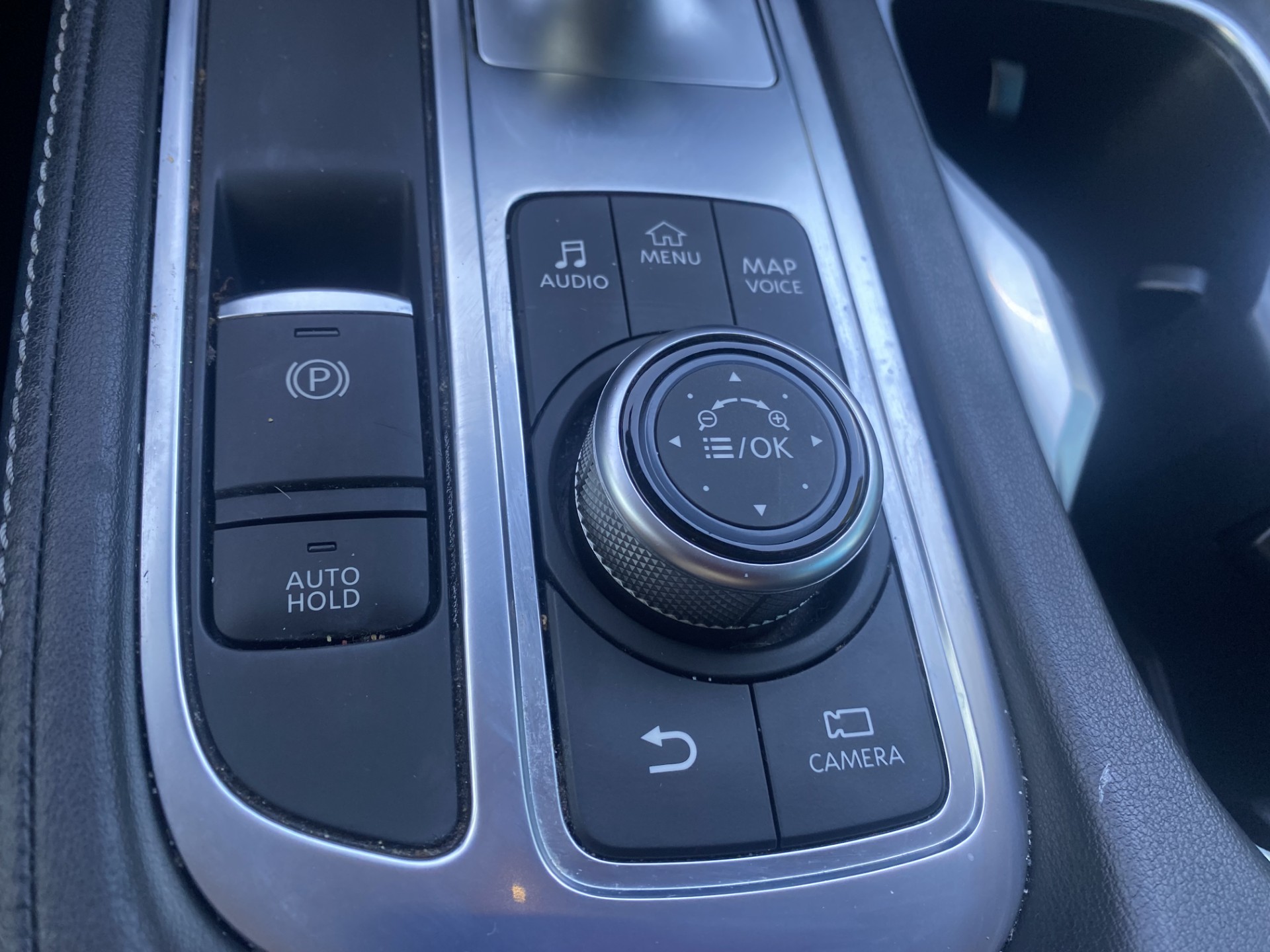 Used 2023 Beige INFINITI LUXE image 24