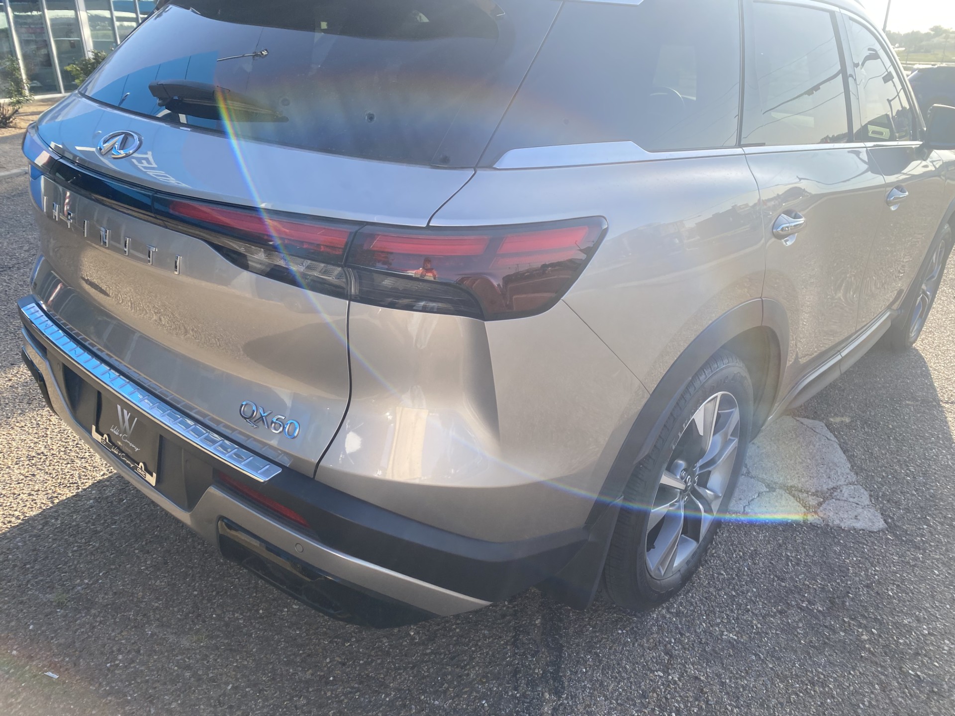 Used 2023 Beige INFINITI LUXE image 10