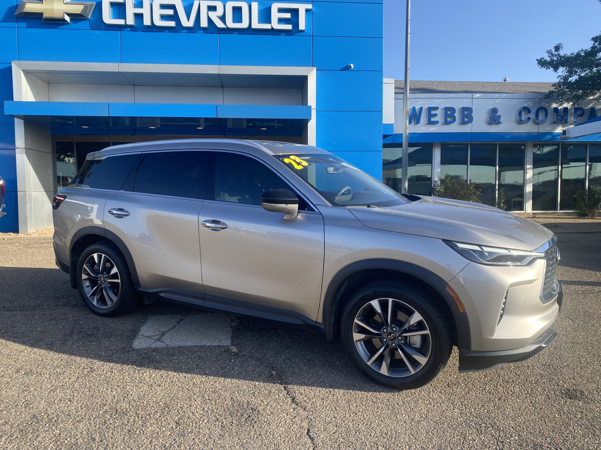 Pre-Owned 2023 INFINITI QX60 LUXE