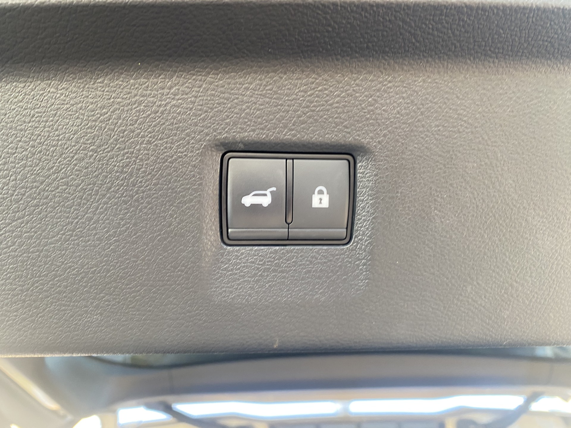 Used 2023 Beige INFINITI LUXE image 30