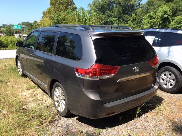 Pre-Owned 2013 Toyota Sienna