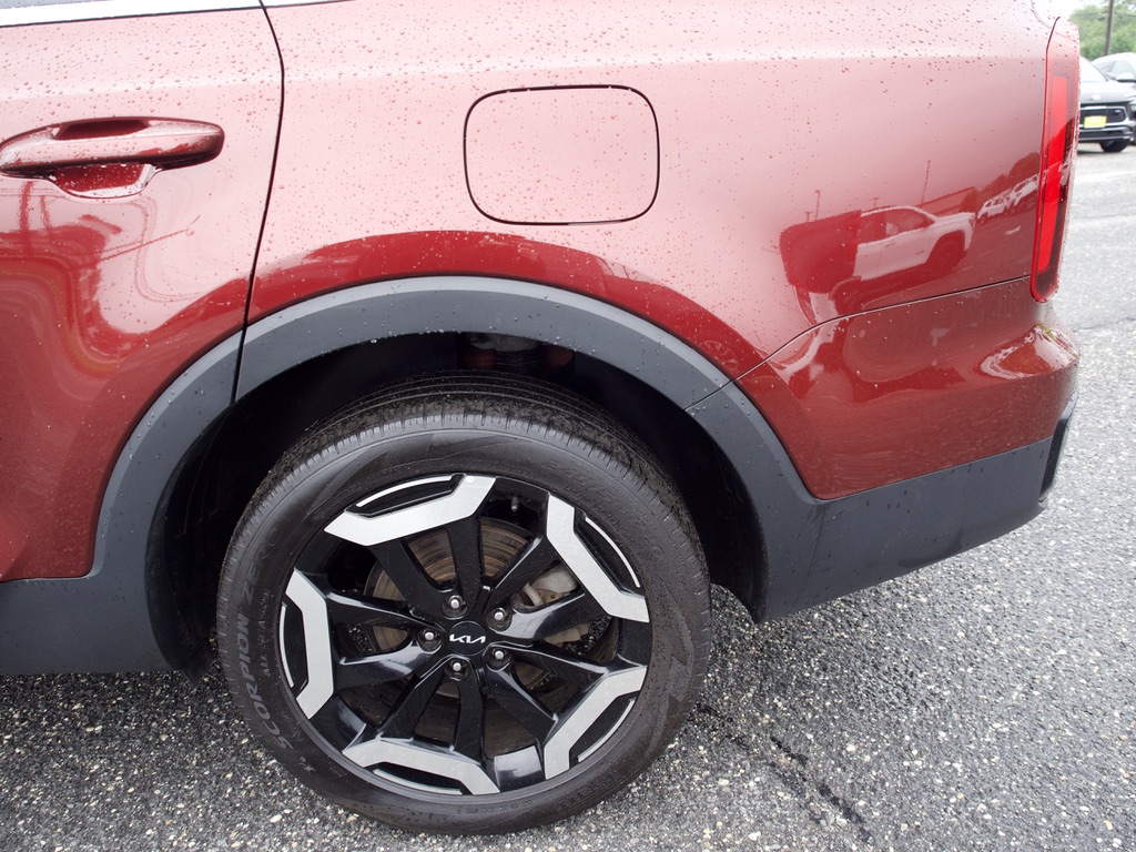 2024 Kia Telluride S - Photo 11