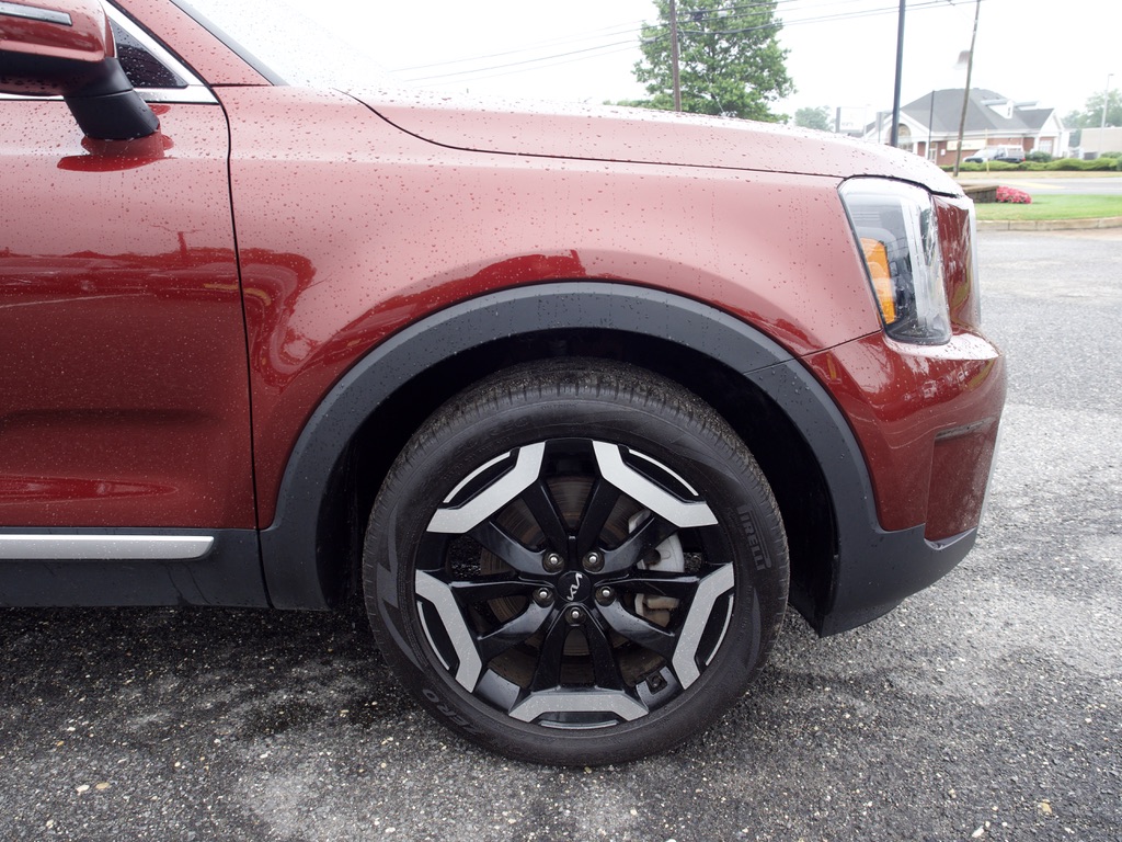 2024 Kia Telluride S - Photo 12