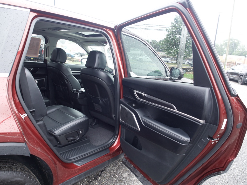 2024 Kia Telluride S - Photo 30