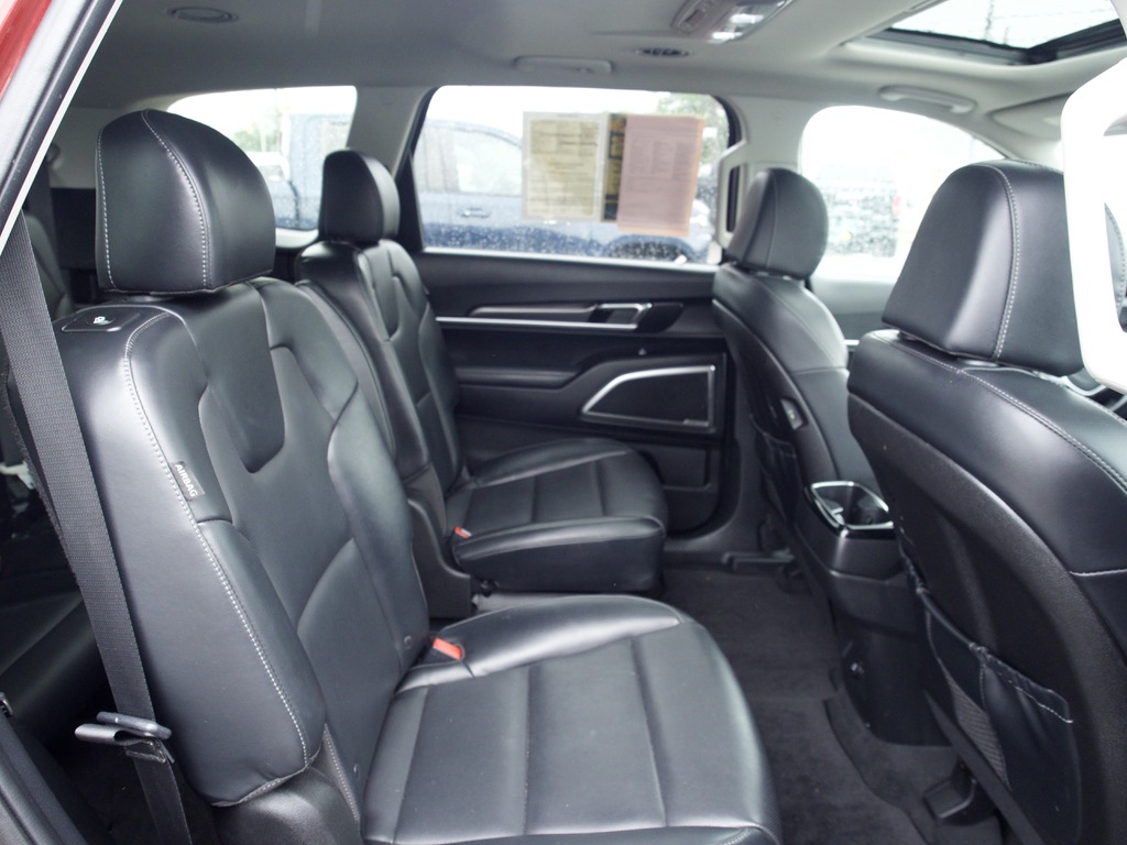 2024 Kia Telluride S - Photo 31