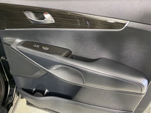 Pre-Owned 2020 Kia Sorento L