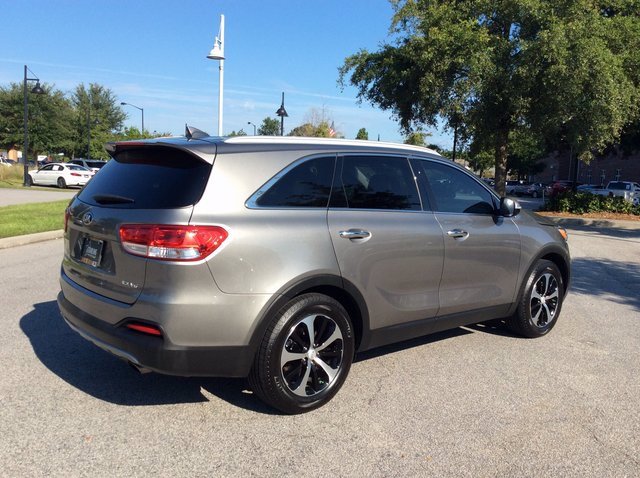 Pre-Owned 2016 Kia Sorento