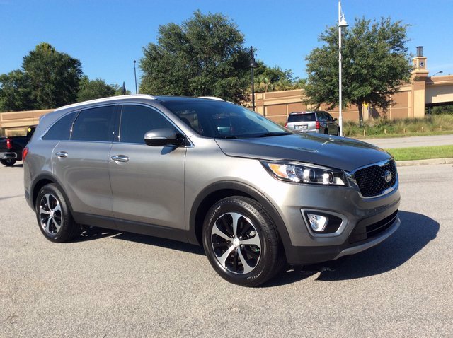 Pre-Owned 2016 Kia Sorento