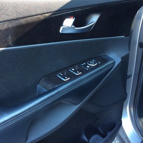 Pre-Owned 2016 Kia Sorento
