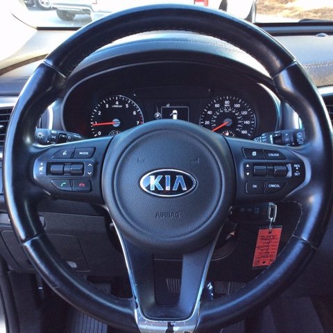 Pre-Owned 2016 Kia Sorento