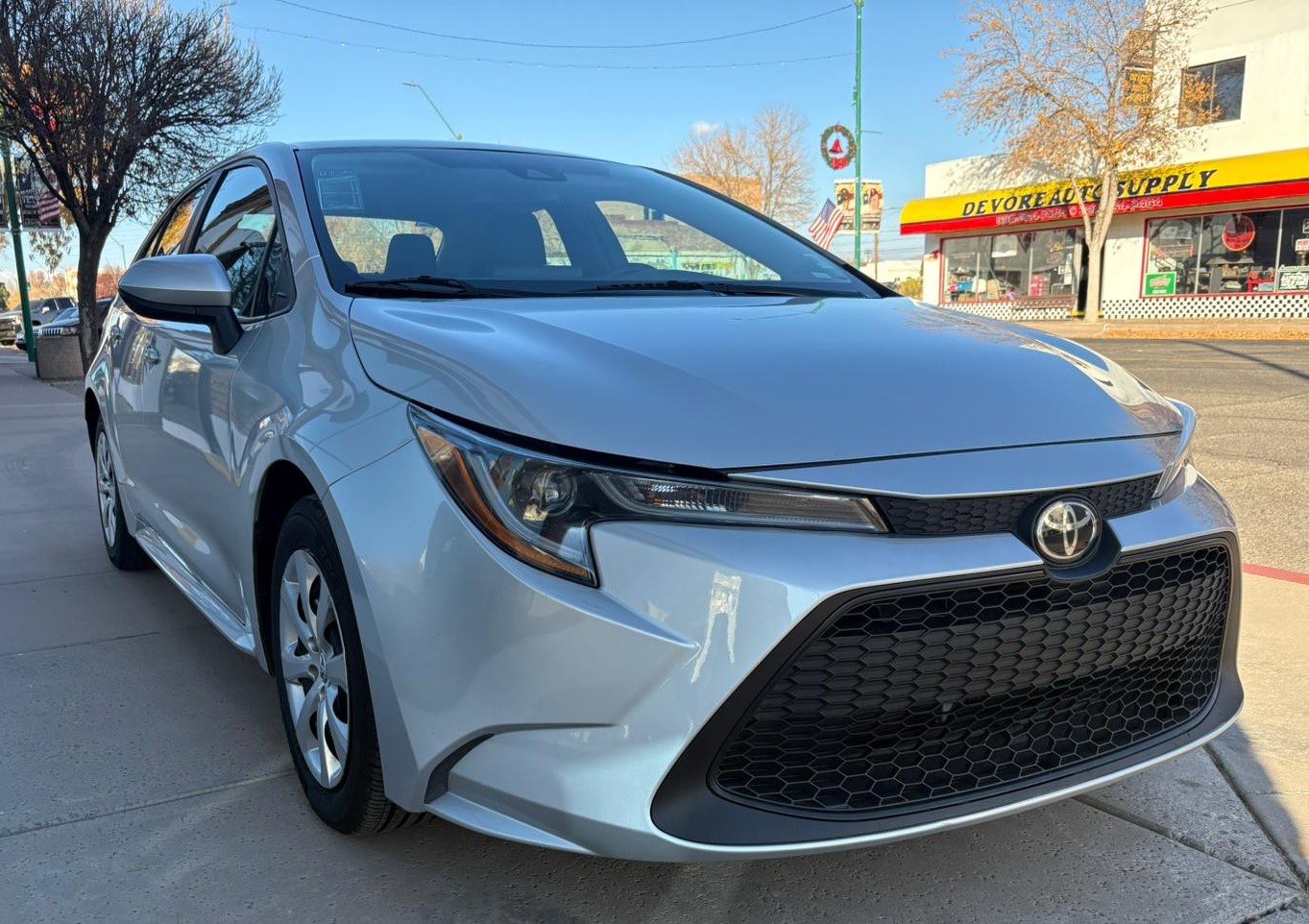 Used 2022 Toyota Corolla LE with VIN 5YFEPMAE1NP376495 for sale in Douglas, AZ