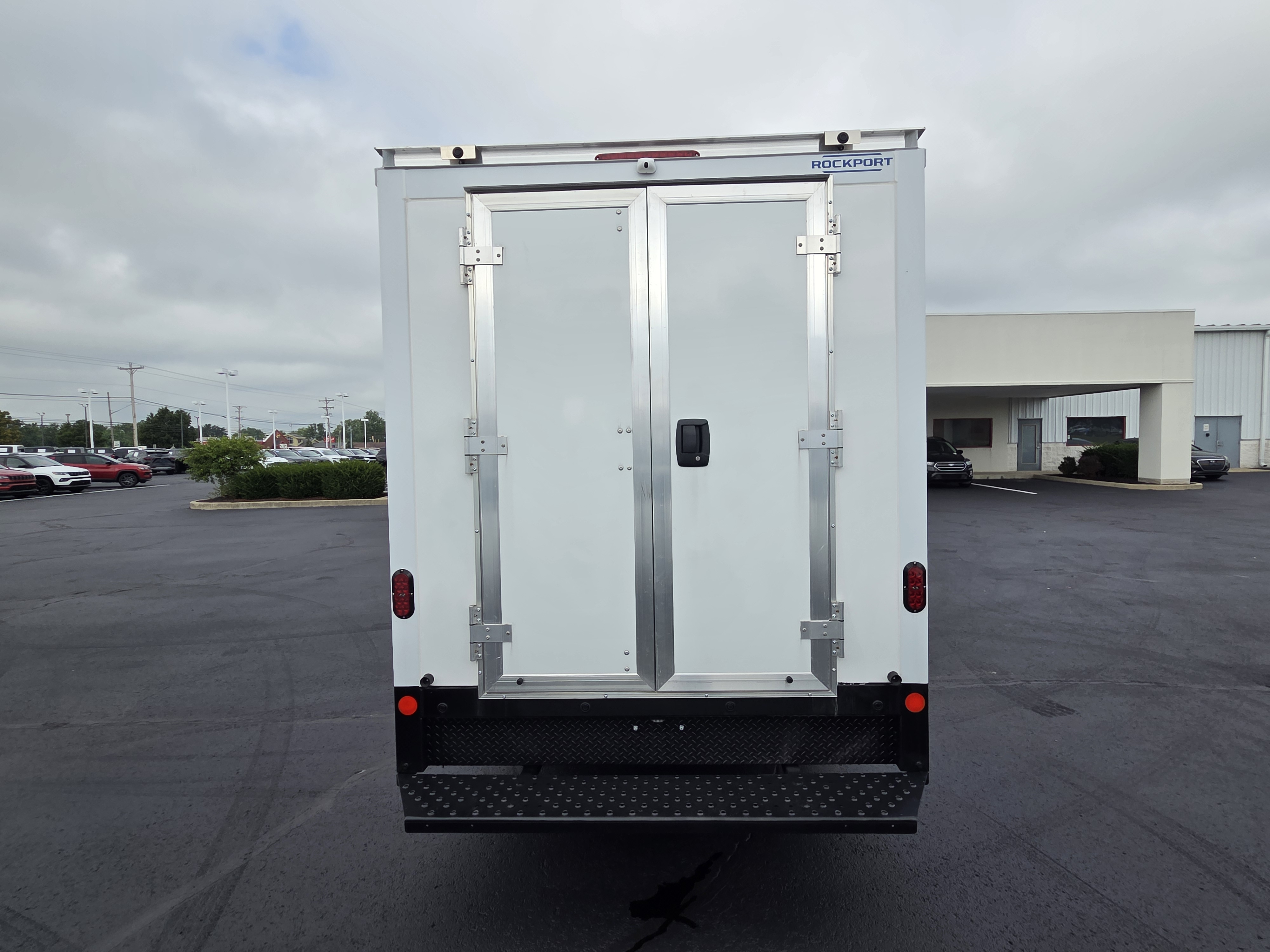 New 2025 Summit White GMC 1WT image 5