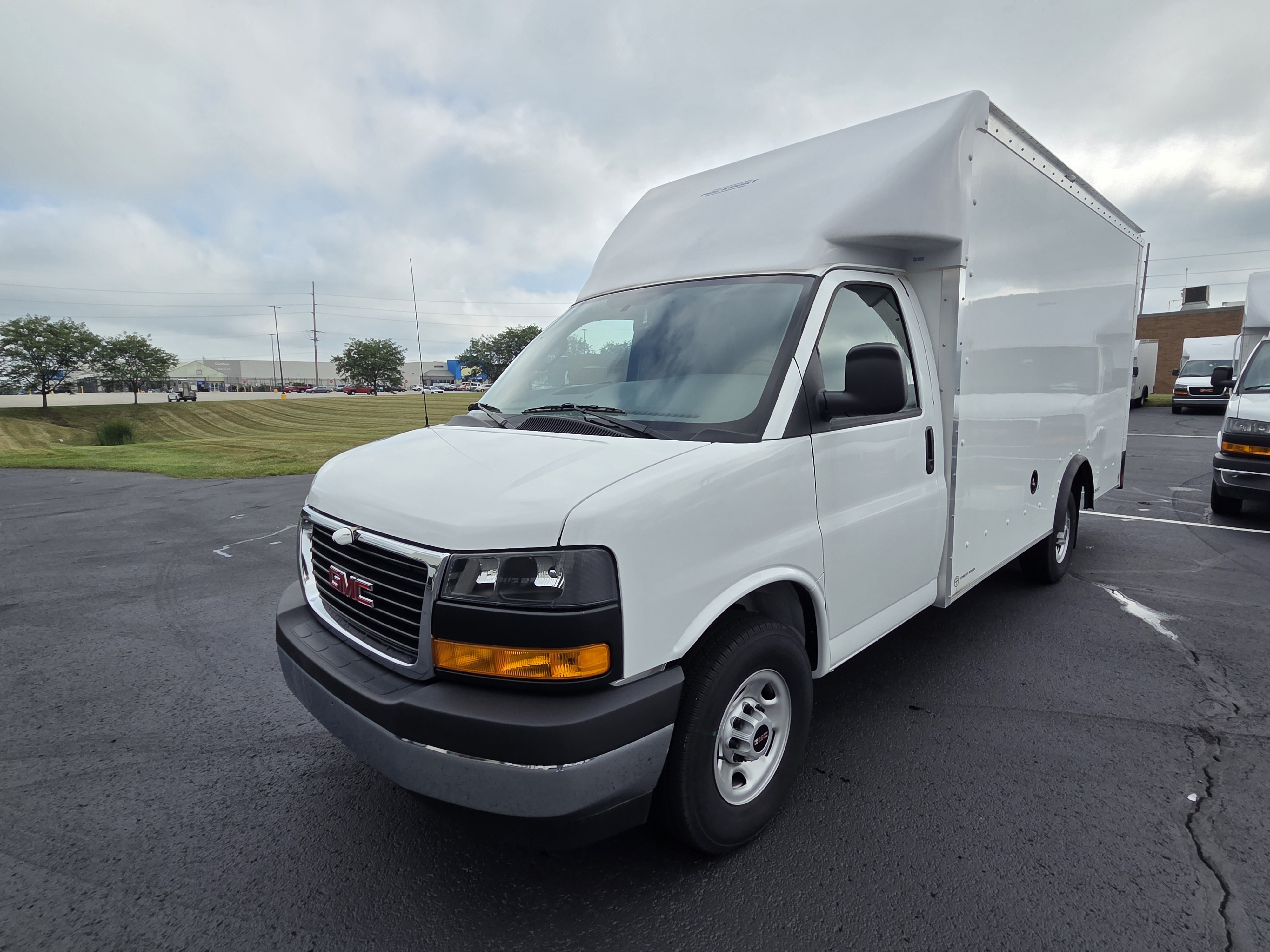 2025 GMC Savana Cutaway