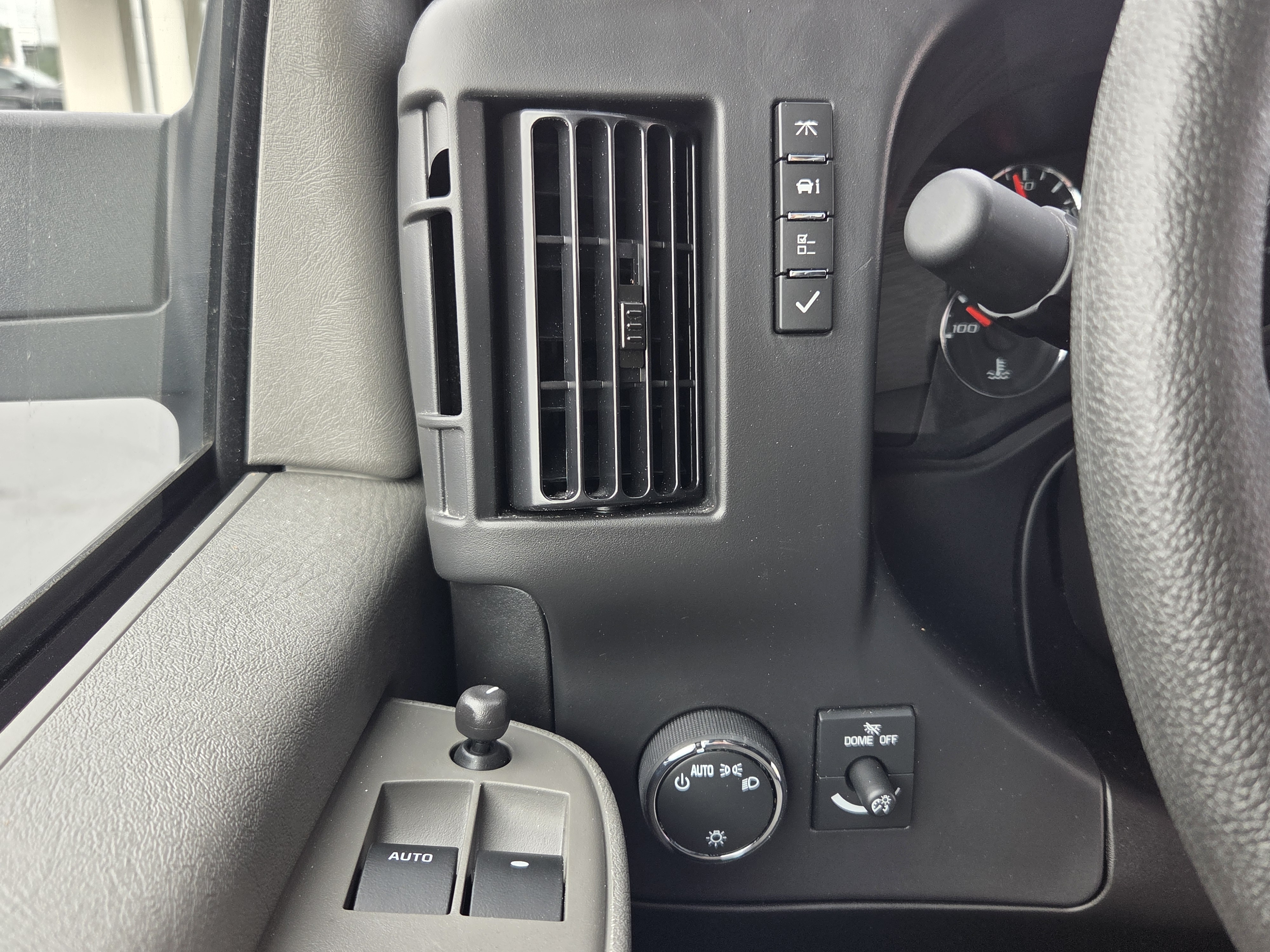 New 2025 Summit White GMC 1WT image 37