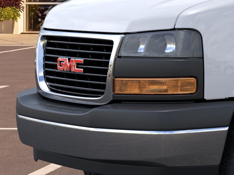New 2025 Summit White GMC 1WT image 37
