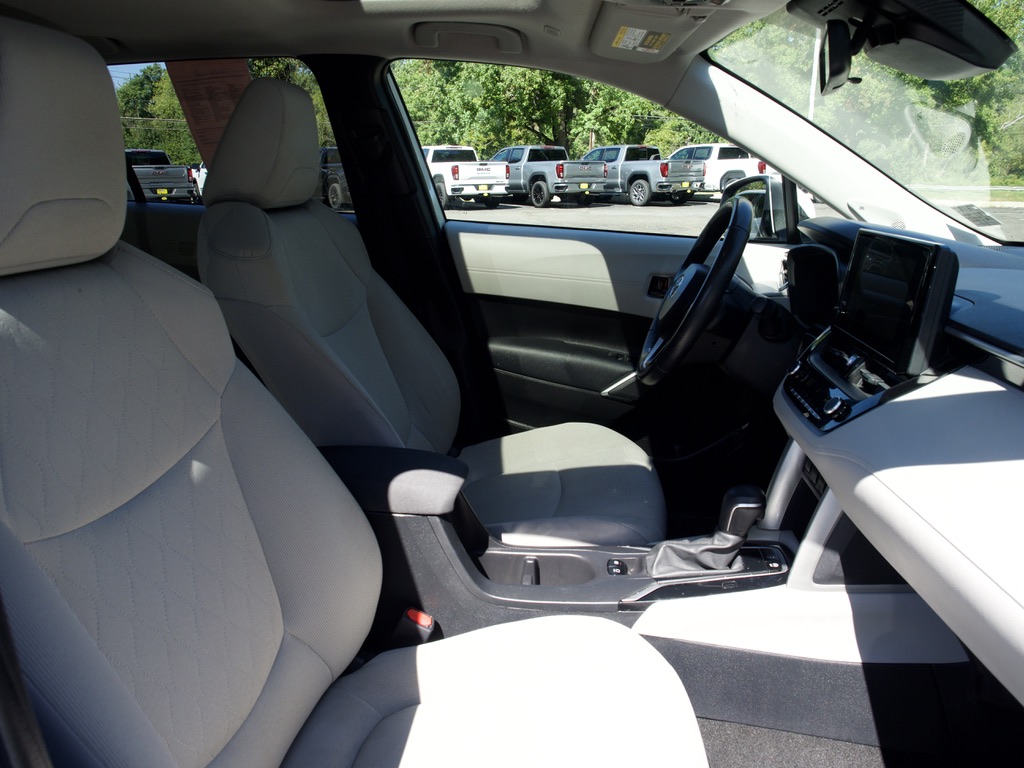 2023 Toyota Corolla Cross LE - Photo 28