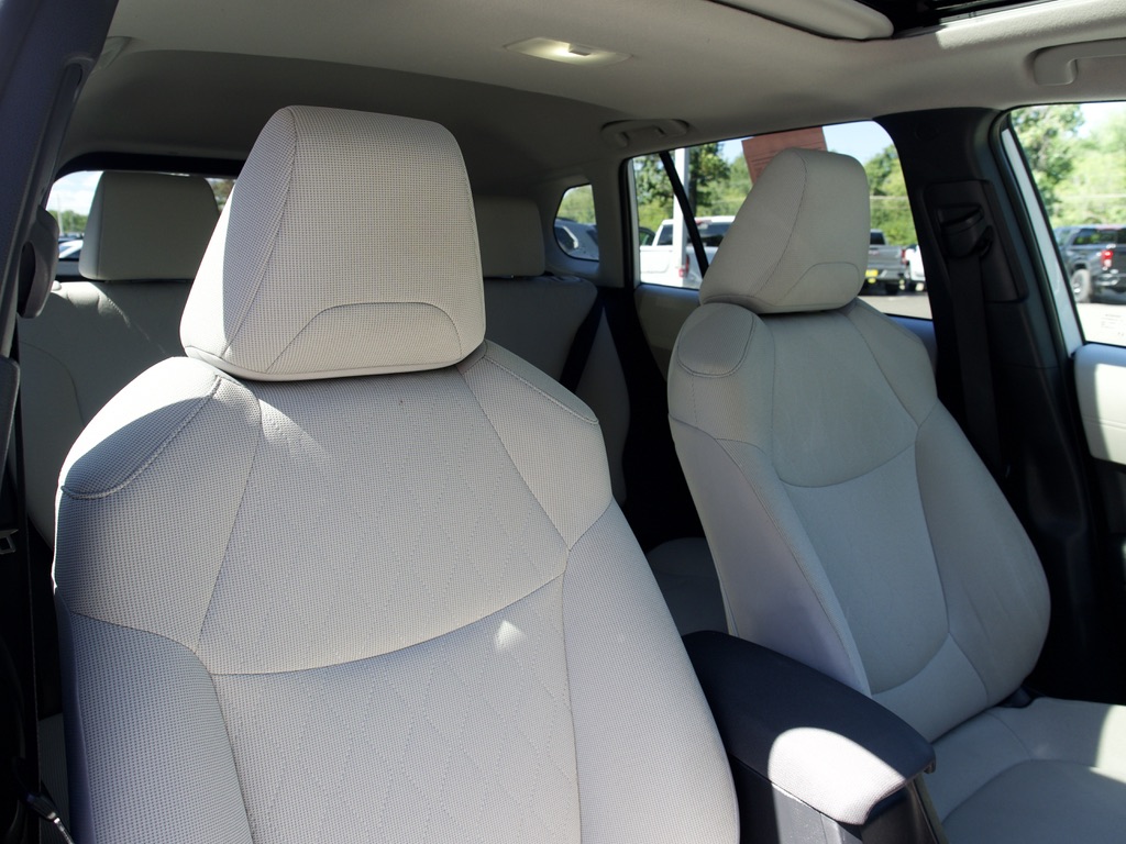 2023 Toyota Corolla Cross LE - Photo 29