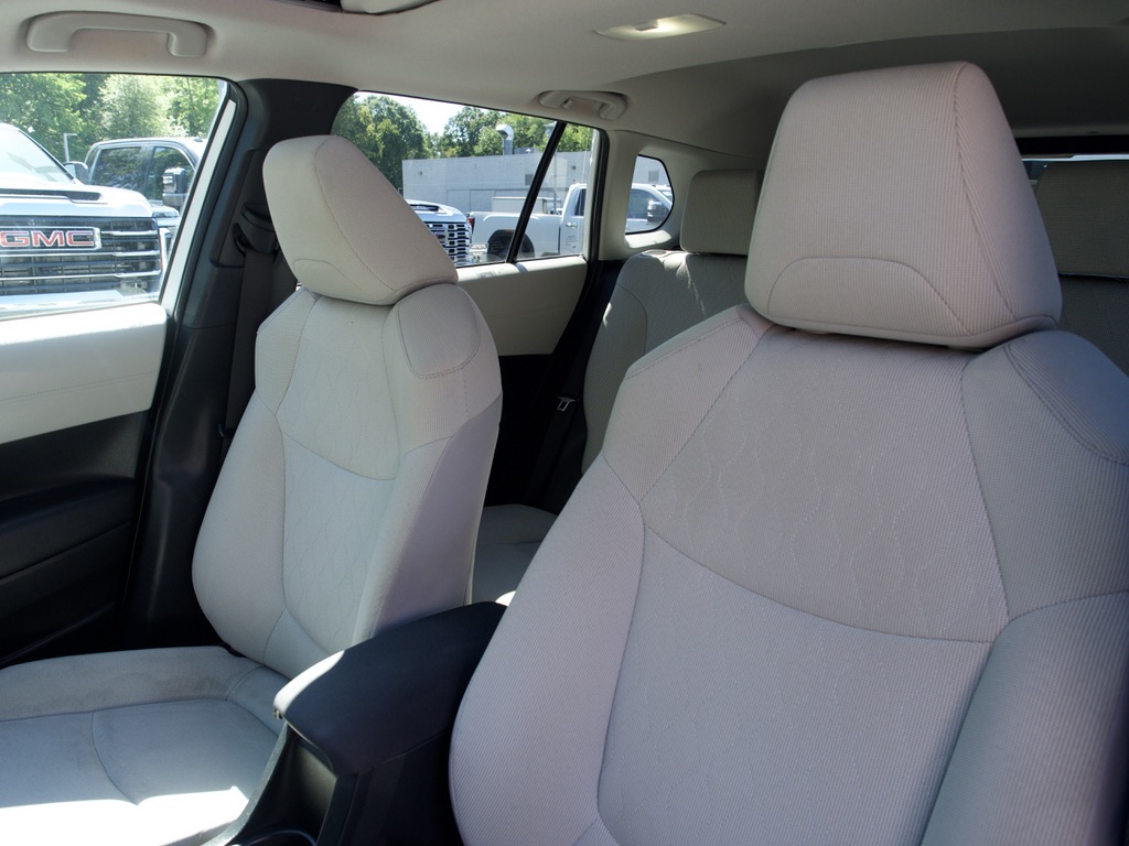 2023 Toyota Corolla Cross LE - Photo 13
