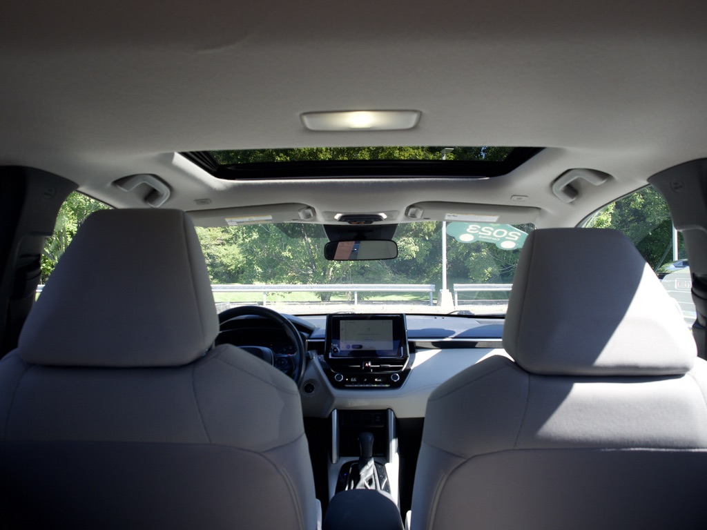 2023 Toyota Corolla Cross LE - Photo 31