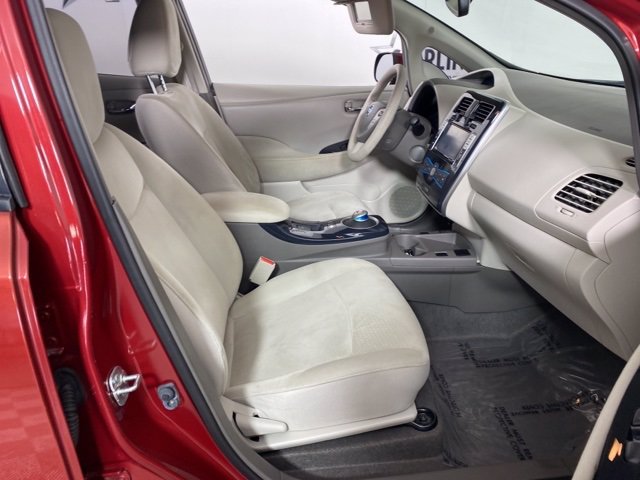 Pre-Owned 2011 Nissan LEAF SL