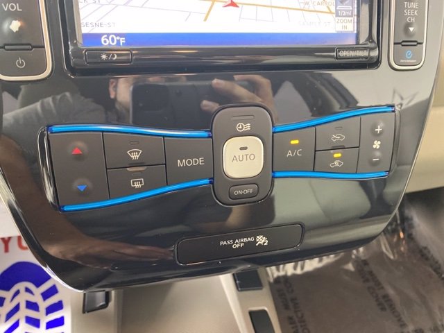 Pre-Owned 2011 Nissan LEAF SL