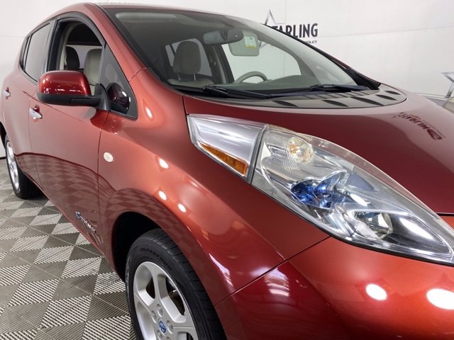 Pre-Owned 2011 Nissan LEAF SL