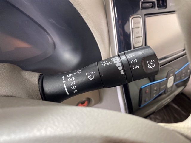 Pre-Owned 2011 Nissan LEAF SL