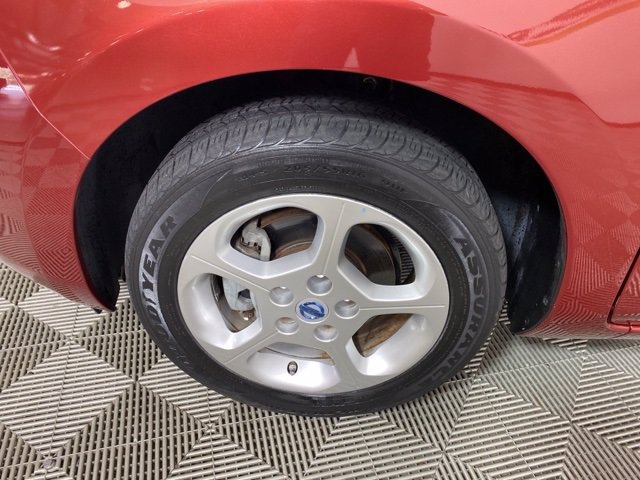 Pre-Owned 2011 Nissan LEAF SL