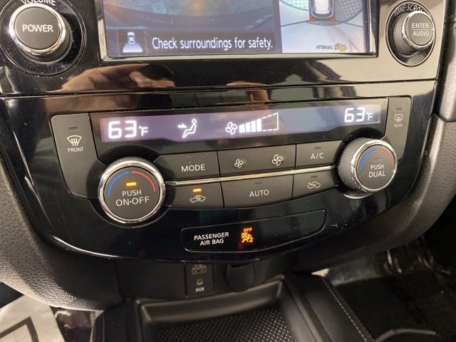Pre-Owned 2017 Nissan Rogue