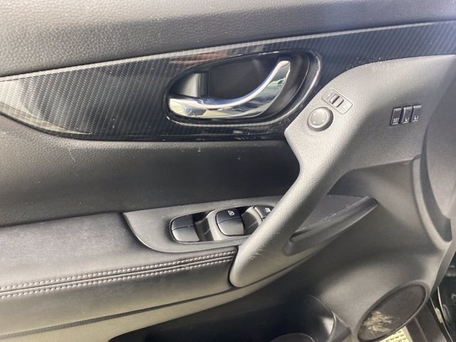Pre-Owned 2017 Nissan Rogue