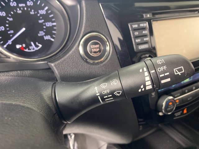 Pre-Owned 2017 Nissan Rogue