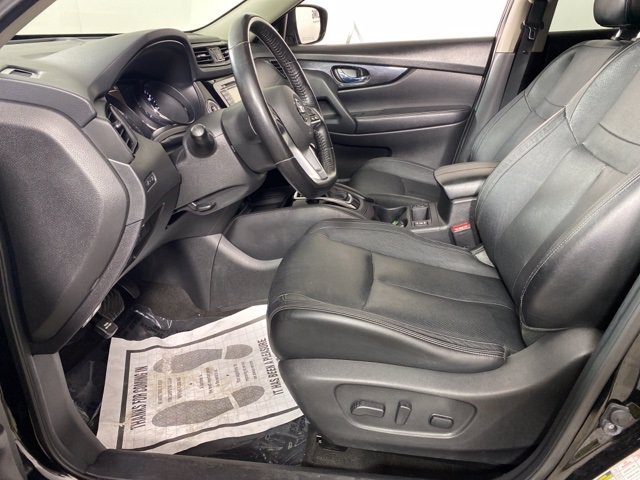 Pre-Owned 2017 Nissan Rogue