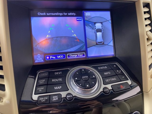 Pre-Owned 2017 INFINITI QX70