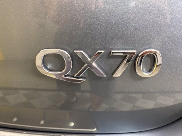 Pre-Owned 2017 INFINITI QX70