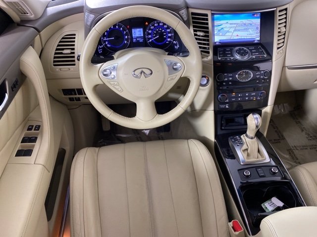 Pre-Owned 2017 INFINITI QX70
