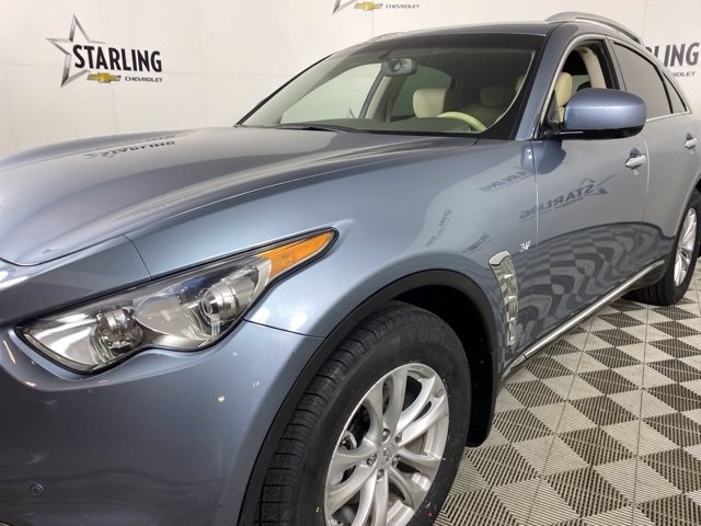 Pre-Owned 2017 INFINITI QX70