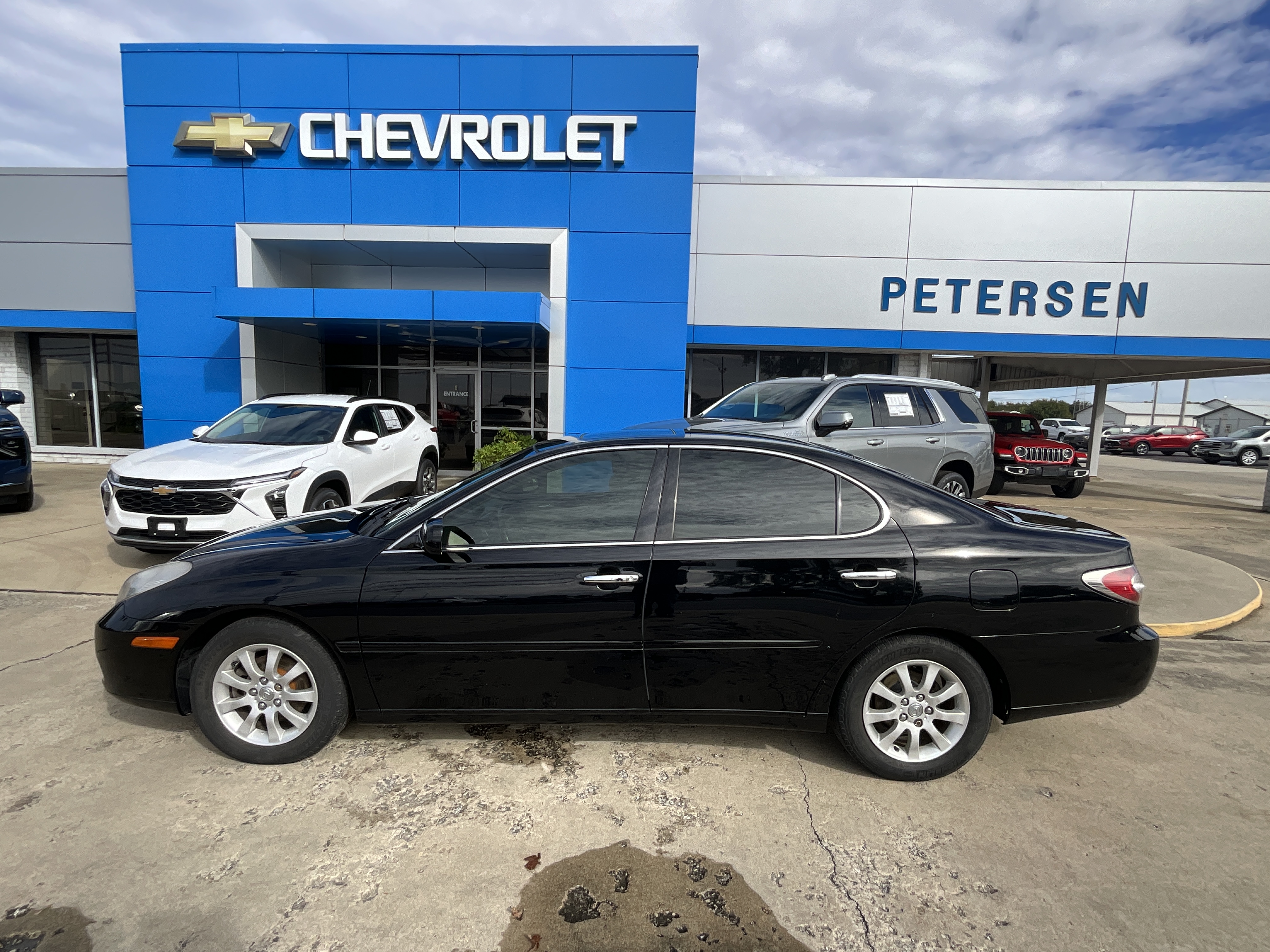 Used 2004 Lexus ES 330 with VIN JTHBA30G945011820 for sale in Fairbury, IL
