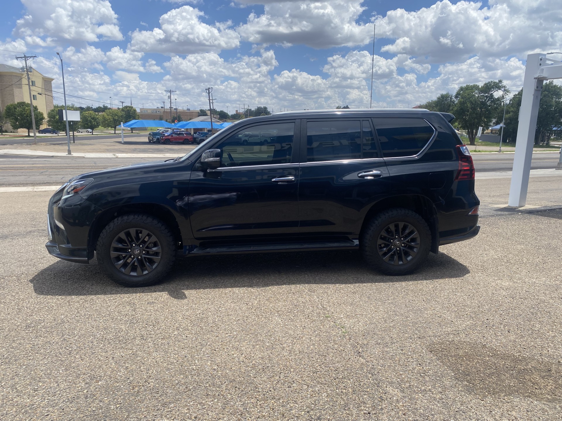 Used 2022 Black Lexus GX 460 Luxury image 5