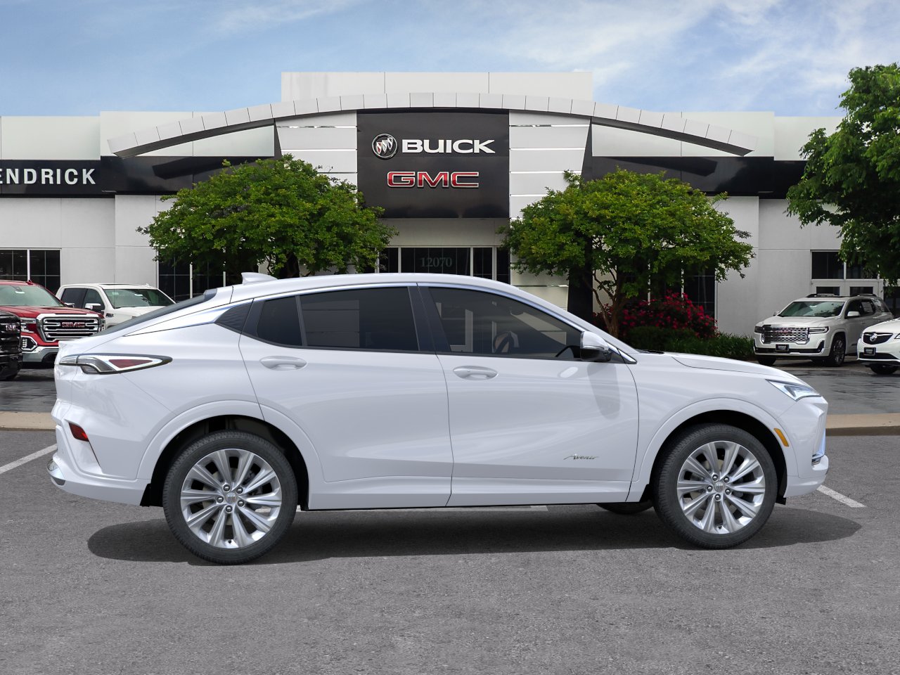 New 2026 White Frost Tricoat Buick Avenir image 31