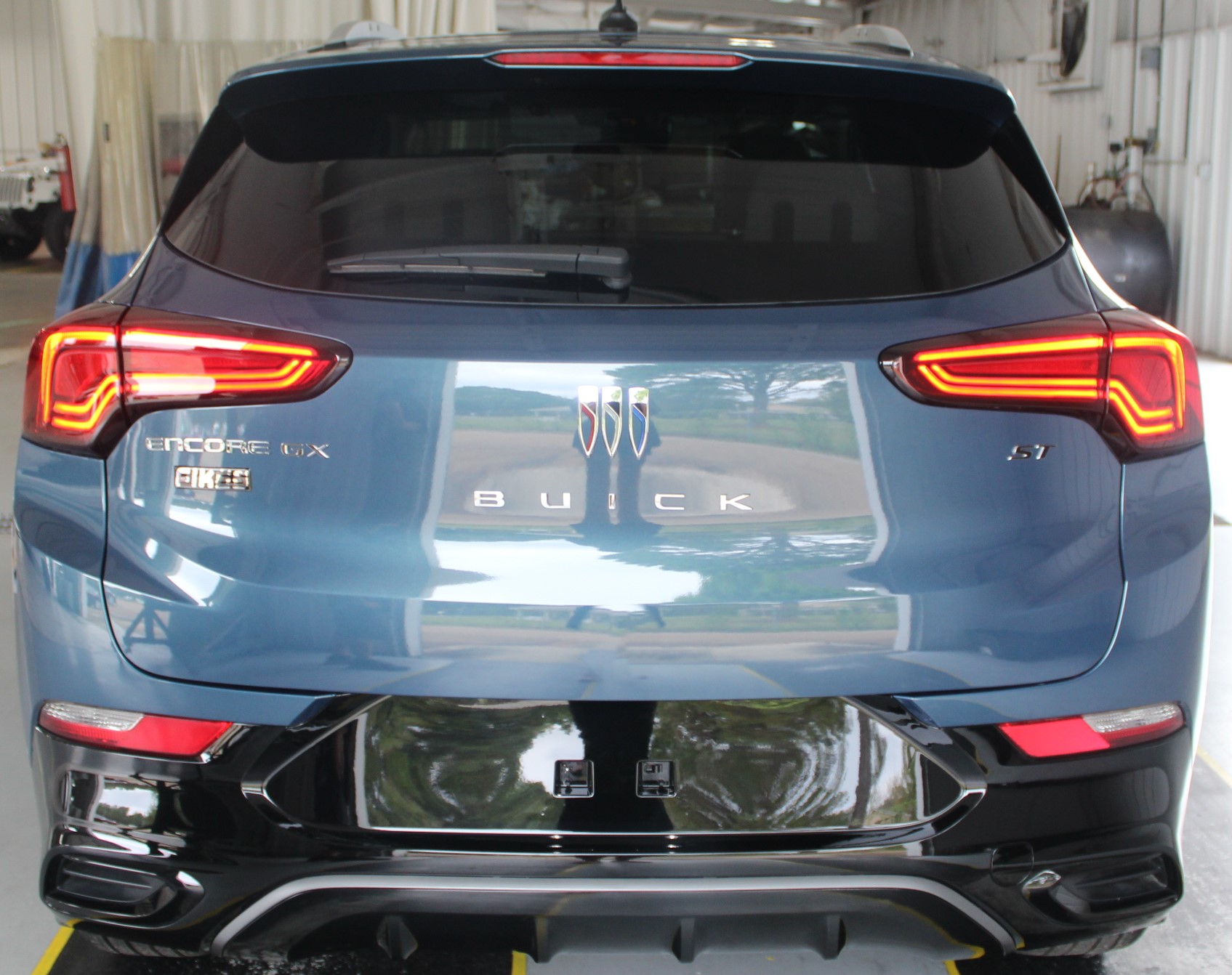 2024 Buick Encore GX Sport Touring photo 4