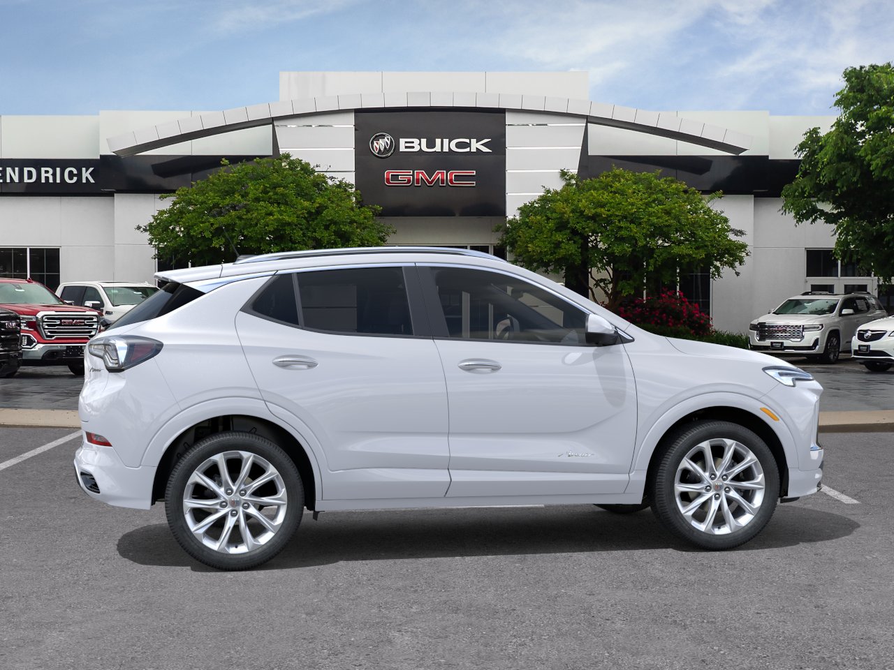 New 2024 White Frost Tricoat Buick Avenir image 30