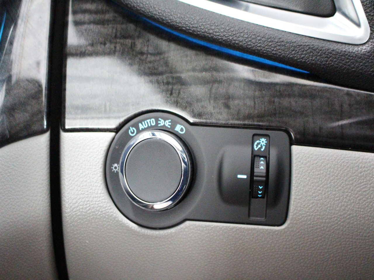 Used 2016 (Includes (BT3) Dark Argent Metallic lower accent color.) Buick  image 17