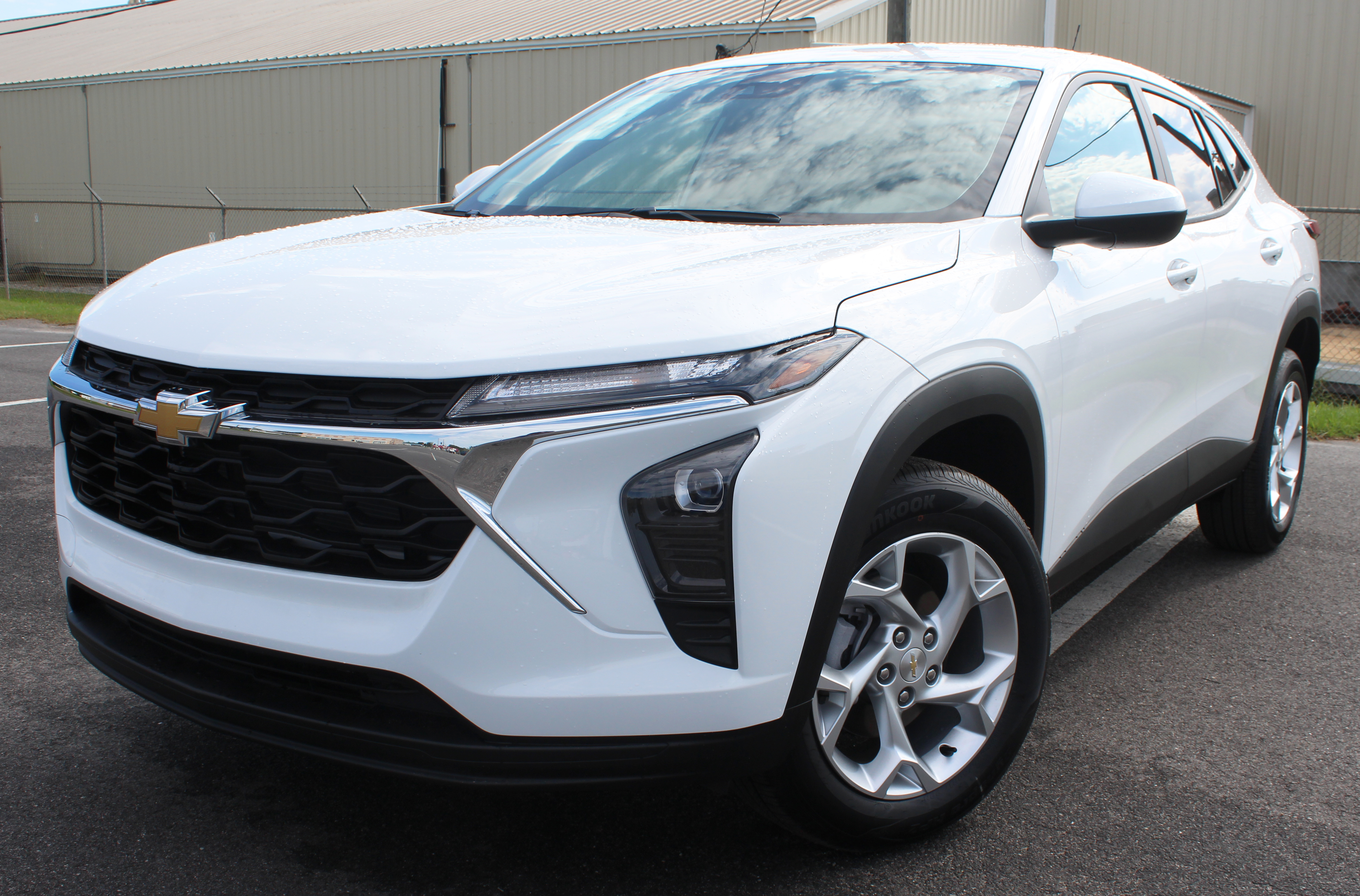 2025 Chevrolet Trax LS's photo