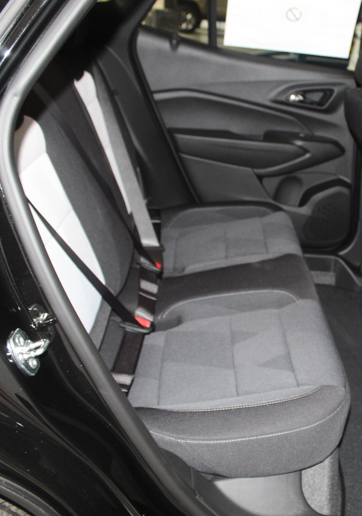 2025 Chevrolet Trax photo 8